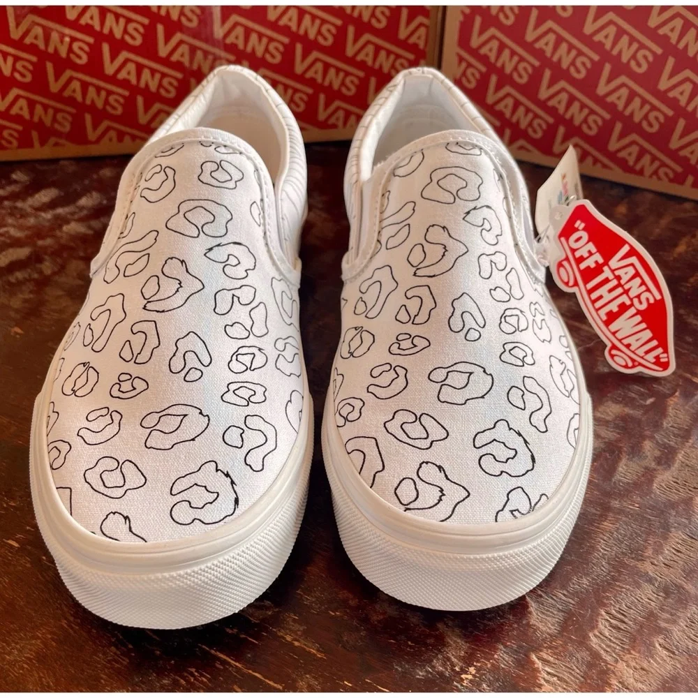 Vans classic slip on. - Picture 1 of 8